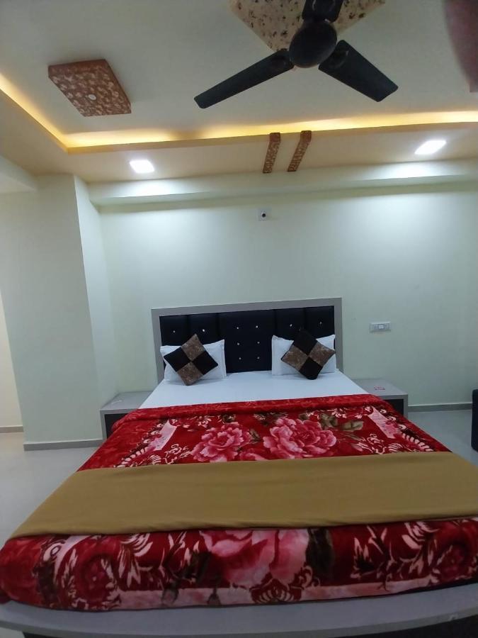 Hotel Ggc Inn อาเมดาบัด ภายนอก รูปภาพ